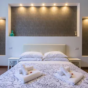 Stazione San Pietro 20 Apartment
